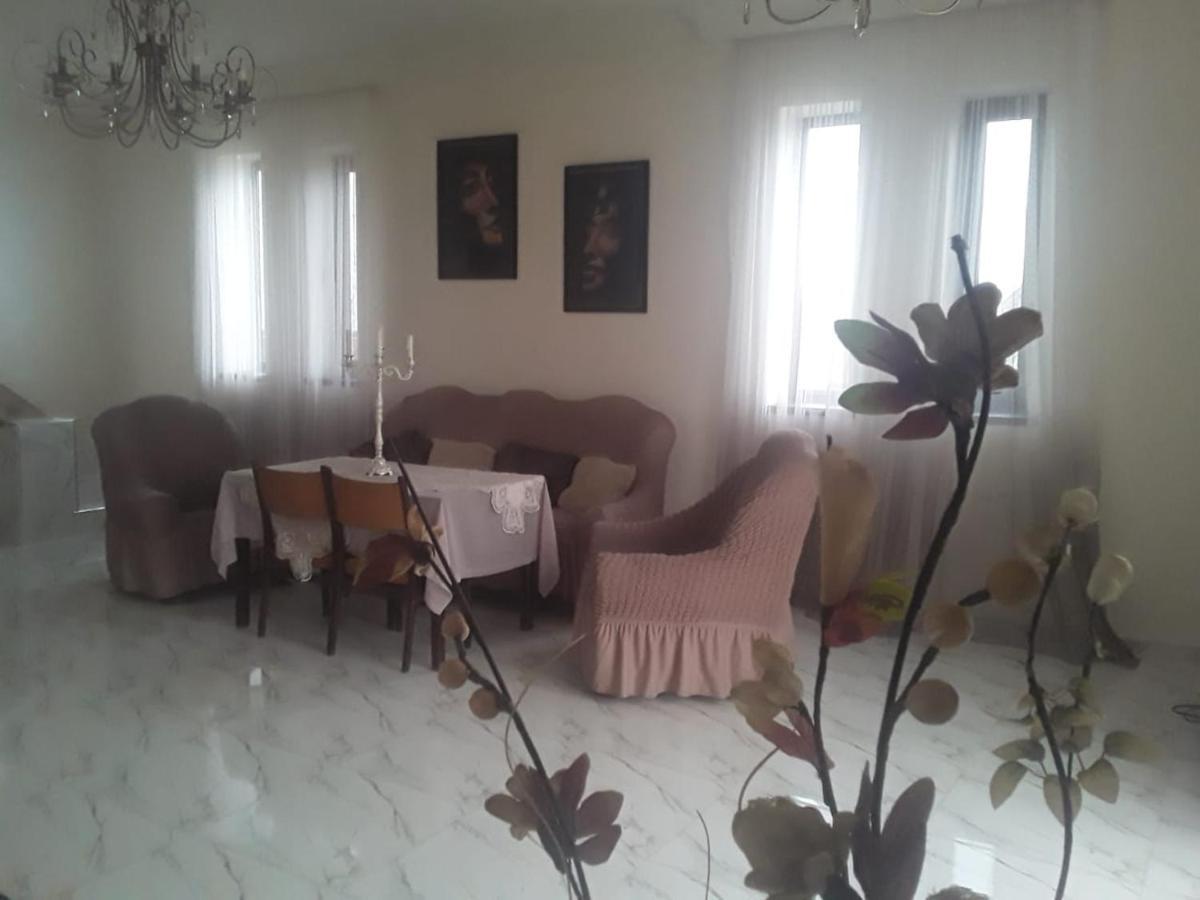 Hotel Abo Erevan Esterno foto