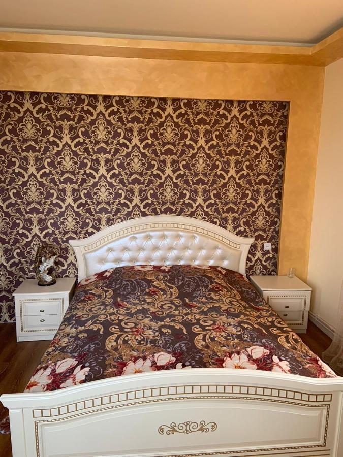 Hotel Abo Erevan Esterno foto
